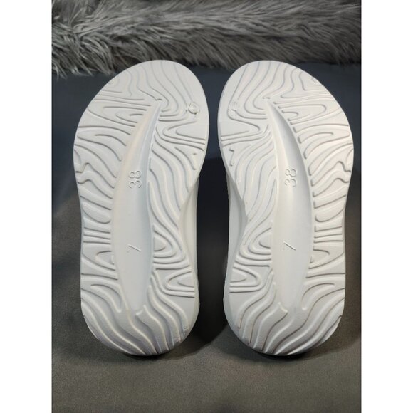 Trillium size 7 - Picture 5 of 6